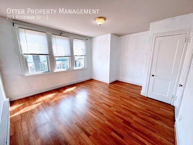 Building Photo - 253 Rosemar St