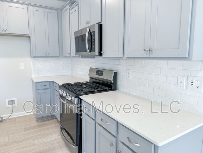 Building Photo - 19 Fennec Dr