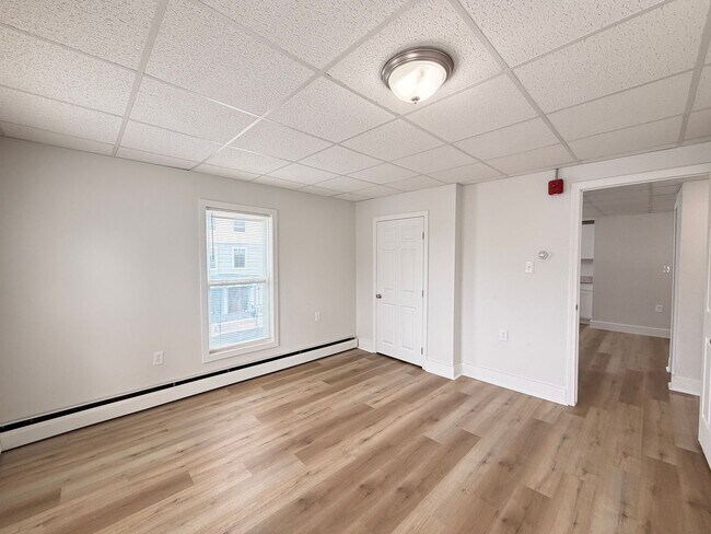 Building Photo - 659 Chestnut St