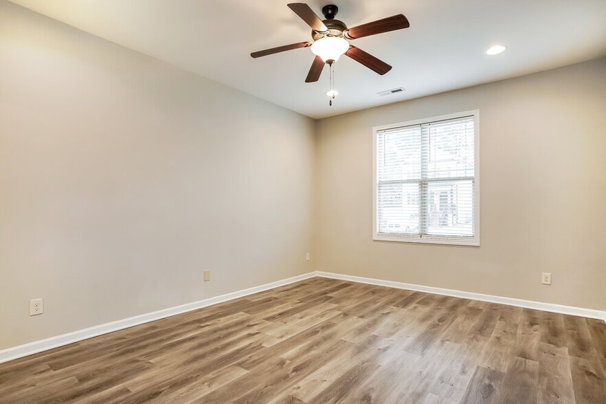 Building Photo - 62 Dropseed Ln