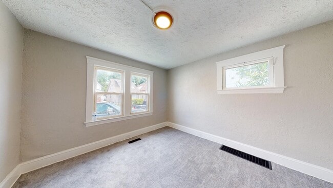 Building Photo - Old Brooklyn - 3 Bedroom Single Family Home