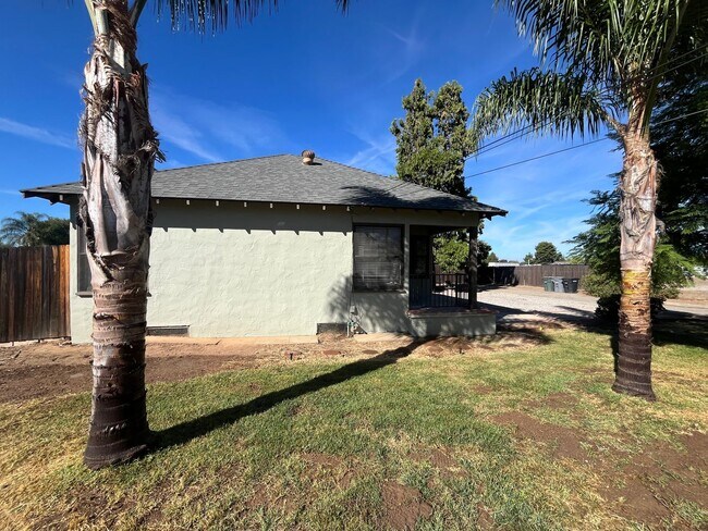 Building Photo - Single-Story 2-Bedroom Home in Calimesa!