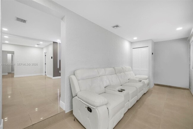 Building Photo - 2244 SW 10th St