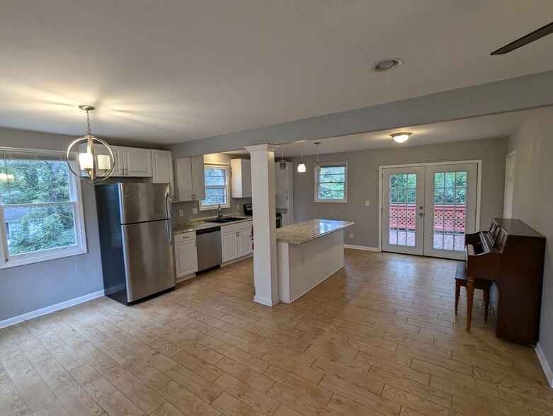 Building Photo - 997A Dozier Pl