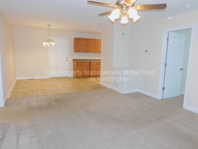 Building Photo - 2831 White Ln