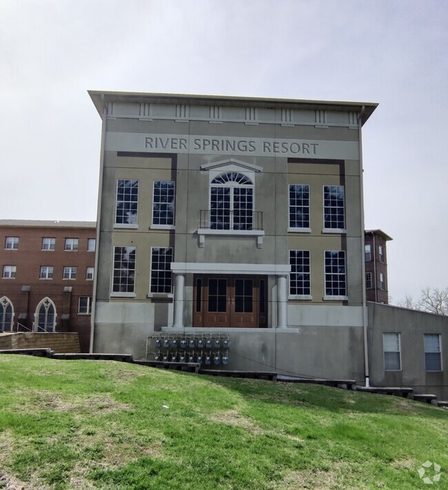 Building Photo - 2026 N 3372nd Rd
