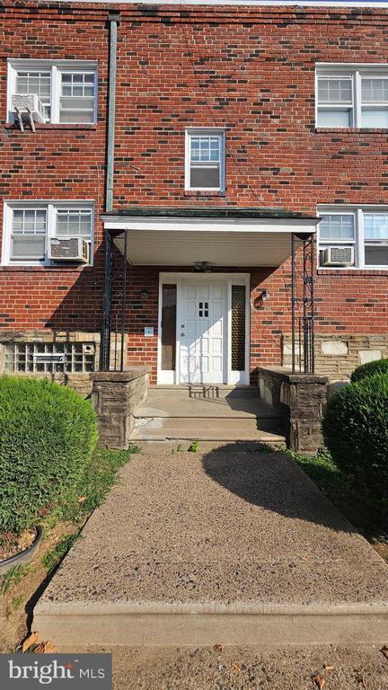Building Photo - 529 McKinley St