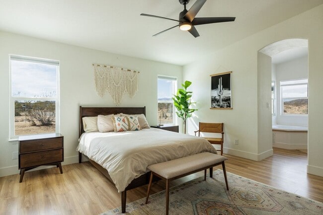 Building Photo - Beautiful 5 Bedroom 4 Bathroom with AMAZING VIEWS!!