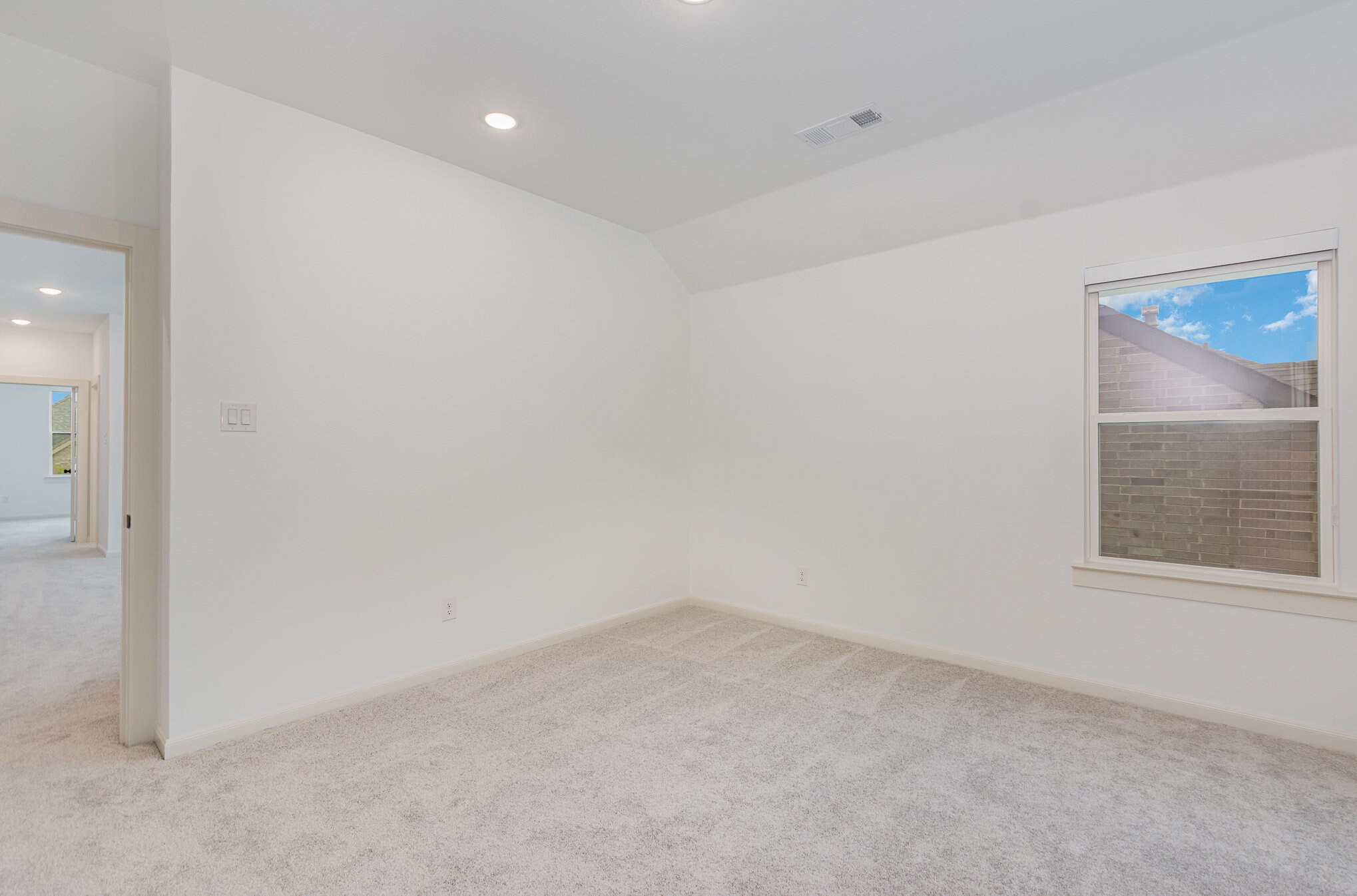 Building Photo - 9558 Hedge St