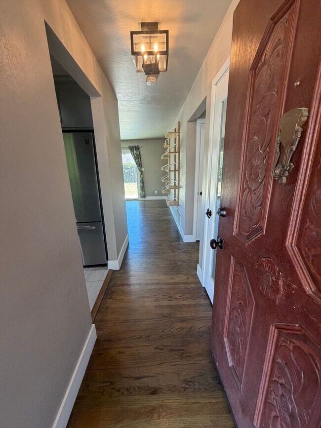 Building Photo - 3 Bedroom | 2 Bathroom | Single family home in Golf Course Terrace