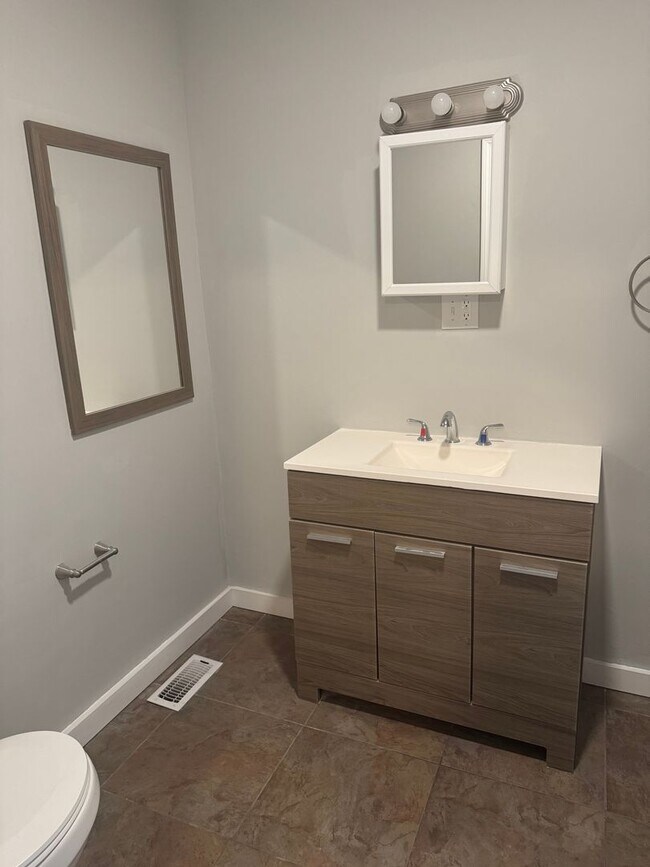 Building Photo - 52 E Washington Ave