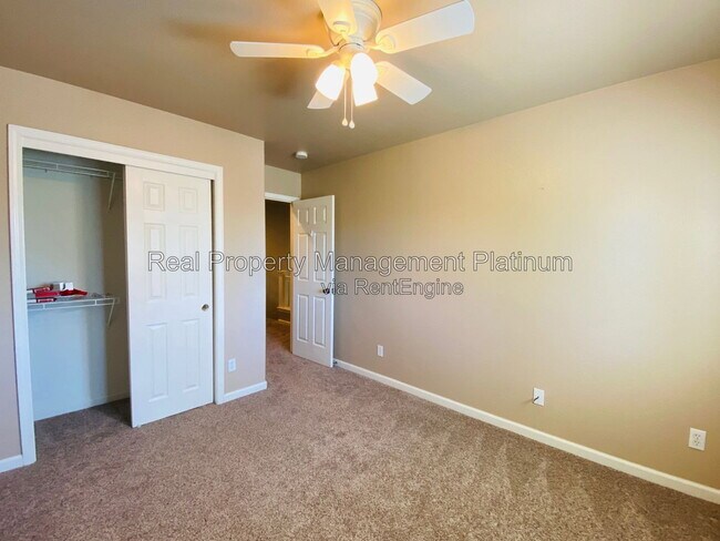 Building Photo - 7115 N Cecelia Ave