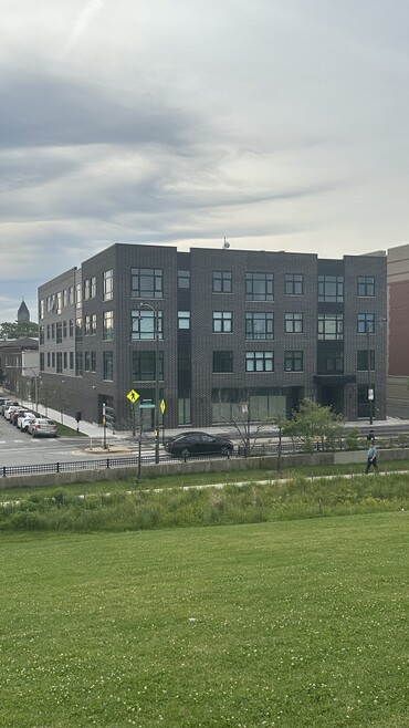 Building Photo - 2807 S Halsted St