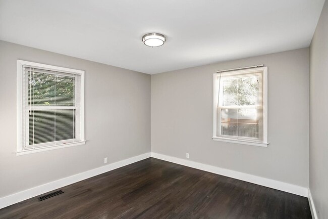 Building Photo - 2129 Crystal Dr