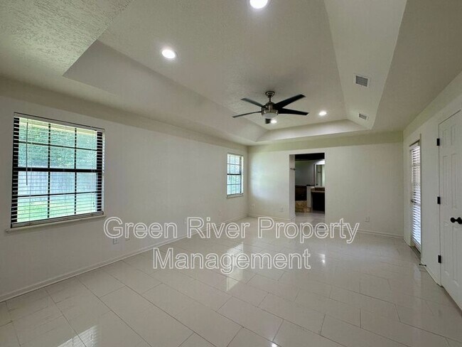 Building Photo - 3288 Deerfield Pointe Dr