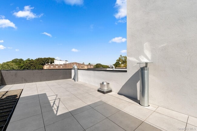 Building Photo - 312 Fenimore St