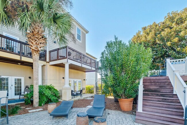 Building Photo - 22022 Front Beach Rd