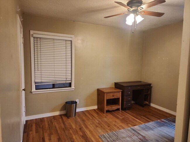 Building Photo - 156 N 1150 W