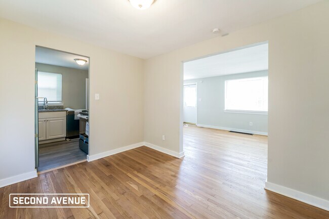 Building Photo - 512 Veronica Dr