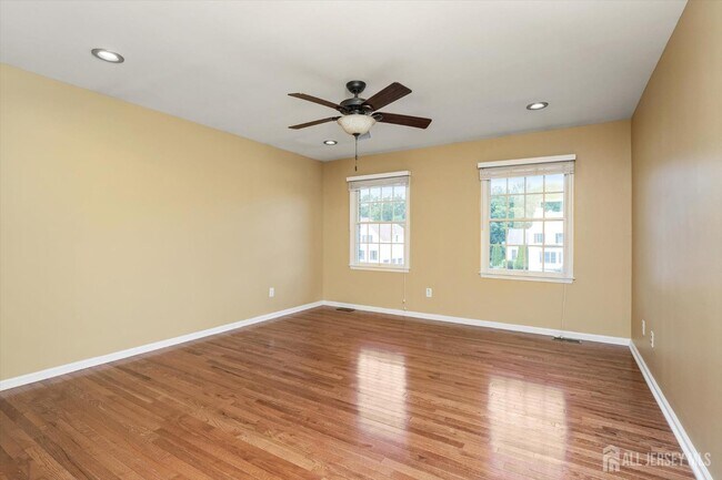 Building Photo - 15 Meadowlark Dr