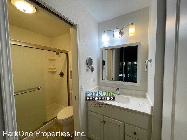 Building Photo - 3 br, 2.5 bath House - 200 Barnett Ter