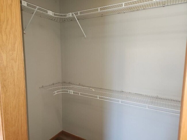 Building Photo - 825-827 Gohres St