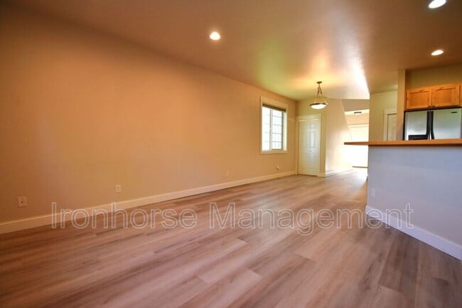 Building Photo - 623 Westgate Ave