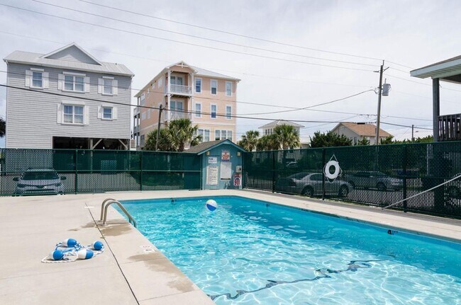 Building Photo - 1404 Canal Dr