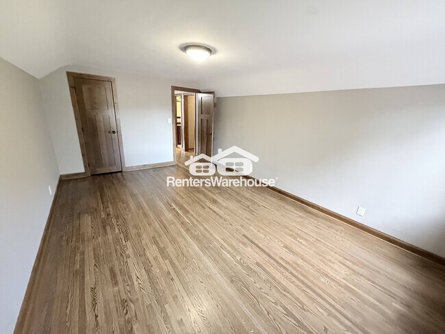 Building Photo - 840 Park Ave