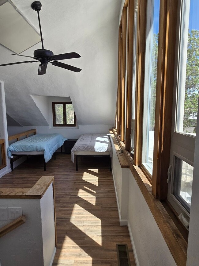 Building Photo - Recently updated 4 bedroom 4 bathroom house in the UNM  North Campus area!