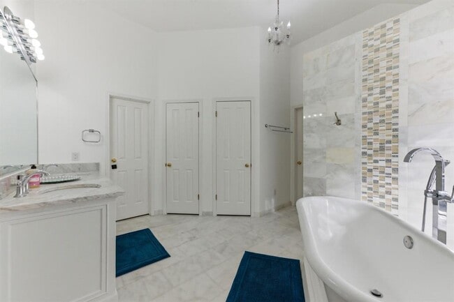 Building Photo - 6405 Aden Ln