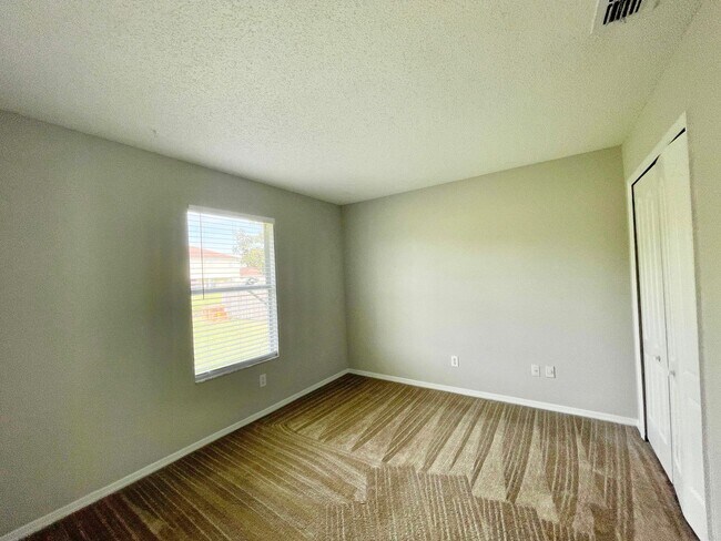 Building Photo - Cute 4/2 EAST Orlando Home in Wedgefield!