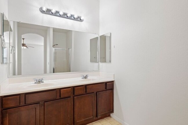 Building Photo - Stunning two-story in San Tan Valley