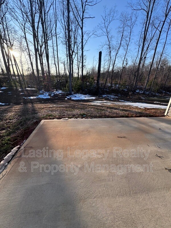 Building Photo - 2566 NC Hwy 801 S,