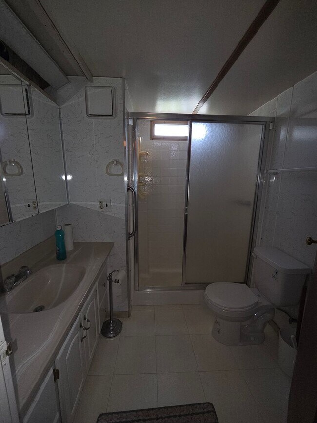 Building Photo - REDUCED!!!