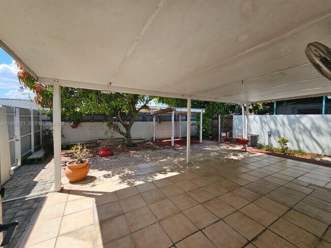 Building Photo - 5428 SW 131st Ct