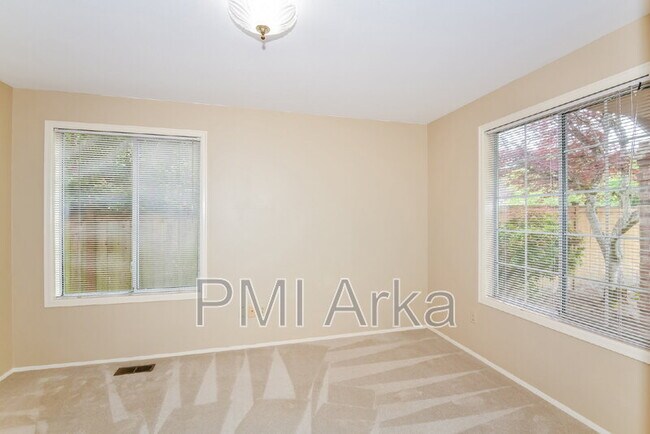 Building Photo - 24809 SE 37th Pl
