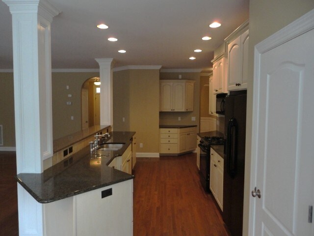 Building Photo - 1417 Flemming House St