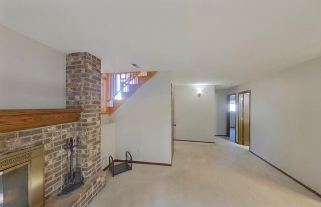 Building Photo - Special One In E 116th St Available Now.