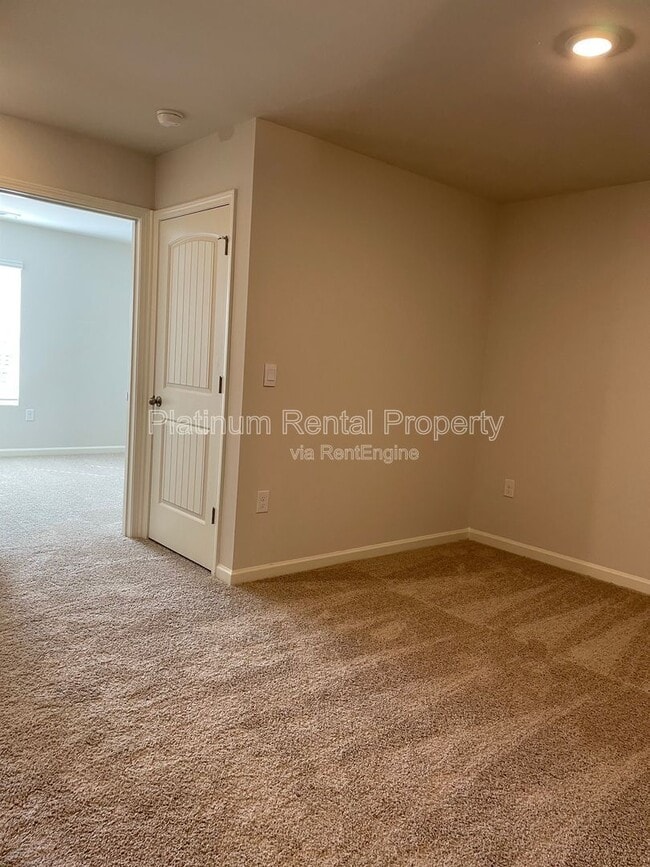 Building Photo - 56 Rustin Rdg