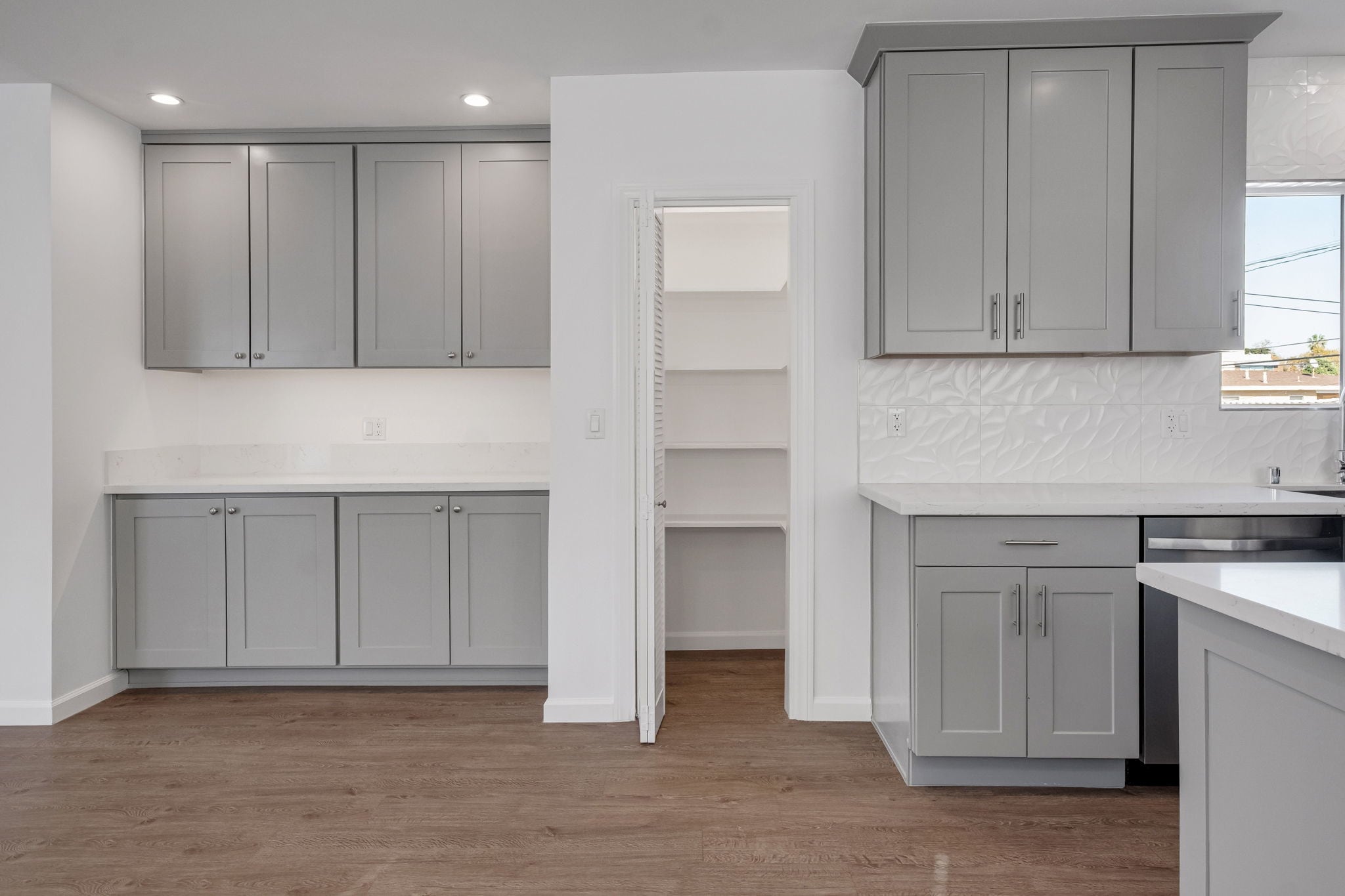 Building Photo - 1238 S Burnside Ave