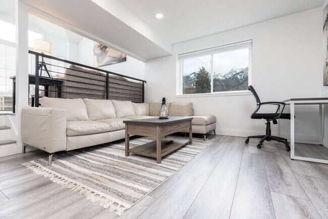 Building Photo - 2744 Newcastle Dr