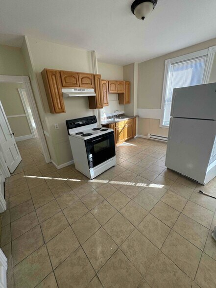 Building Photo - 60 Merrick St