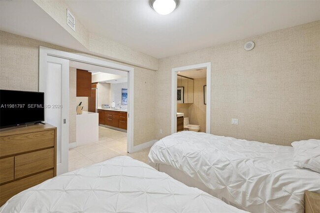 Building Photo - 1830 S Ocean Dr