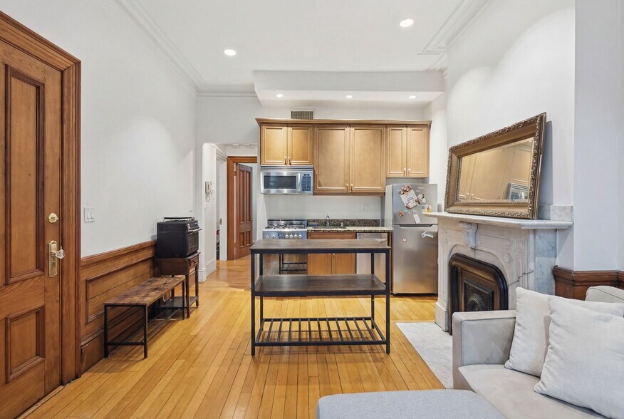 Building Photo - 1609 Tremont St