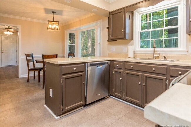 Building Photo - 3356 Quarry Dr