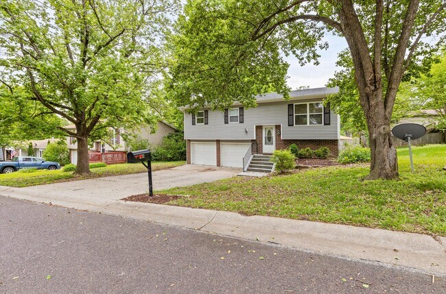 Building Photo - 4512 Salem Dr