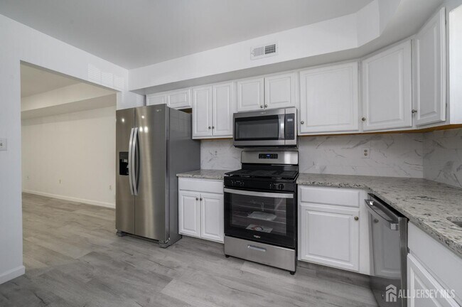 Building Photo - 805 Darlington Dr