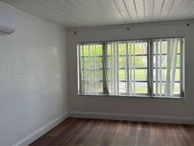 Building Photo - 6420 SW 18th Terrace