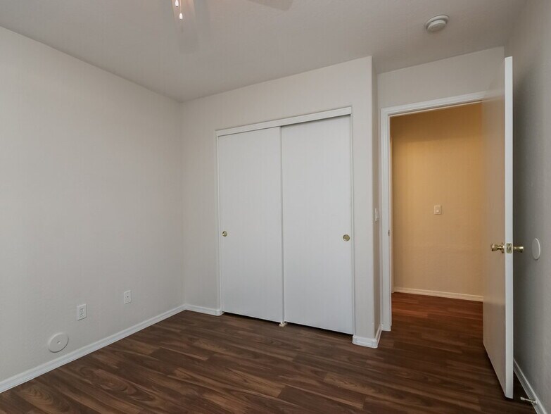 Building Photo - 15106 W Monroe St